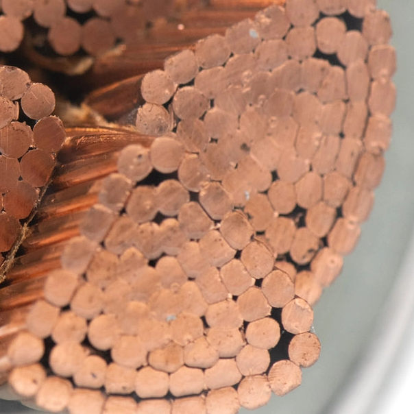 Voltage ya juu dhidi ya nyaya za nguvu za voltage ya chini: Tofauti muhimu